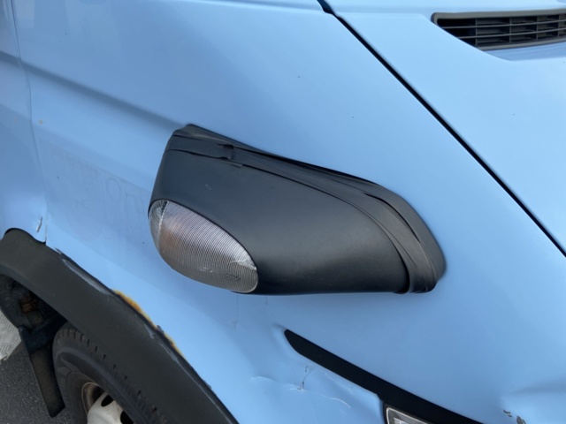 912548-17 Iveco Daily 3.0 HPT with crane and long bed -2006