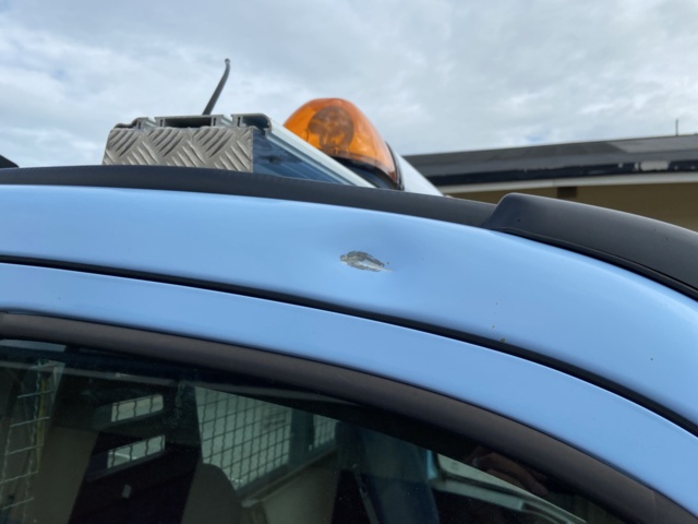 912548-19 Iveco Daily 3.0 HPT with crane and long bed -2006