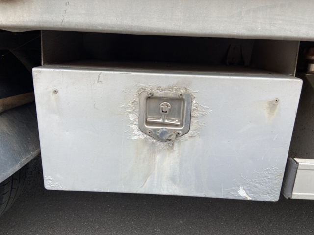 912548-32 Iveco Daily 3.0 HPT with crane and long bed -2006