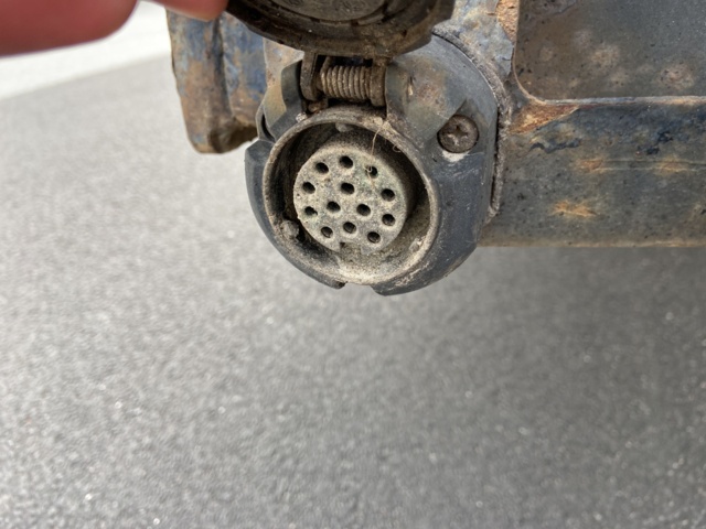 912548-36 Iveco Daily 3.0 HPT with crane and long bed -2006