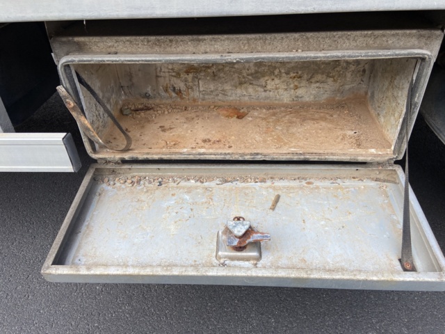 912548-38 Iveco Daily 3.0 HPT with crane and long bed -2006