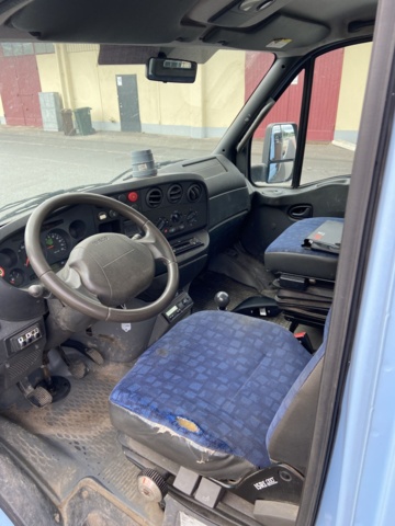 912548-41 Iveco Daily 3.0 HPT with crane and long bed -2006