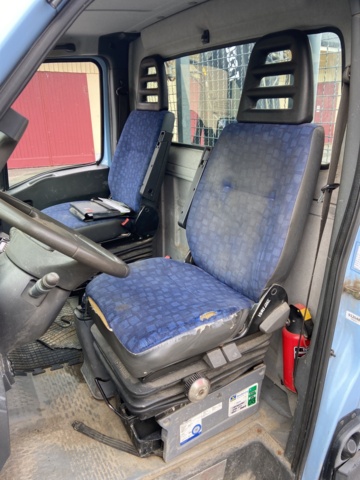 912548-43 Iveco Daily 3.0 HPT with crane and long bed -2006