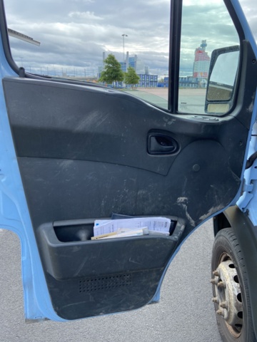 912548-44 Iveco Daily 3.0 HPT with crane and long bed -2006