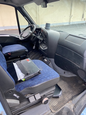 912548-52 Iveco Daily 3.0 HPT with crane and long bed -2006