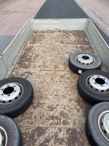 912548-55 Iveco Daily 3.0 HPT with crane and long bed -2006