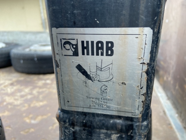 912548-63 Iveco Daily 3.0 HPT with crane and long bed -2006