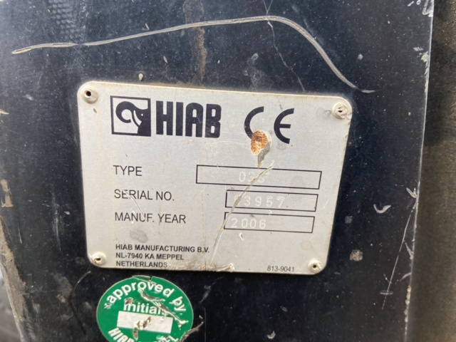 912548-64 Iveco Daily 3.0 HPT with crane and long bed -2006