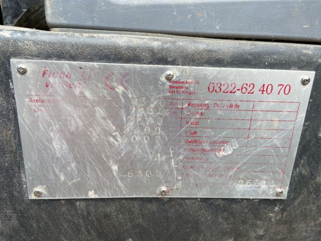 912548-66 Iveco Daily 3.0 HPT with crane and long bed -2006