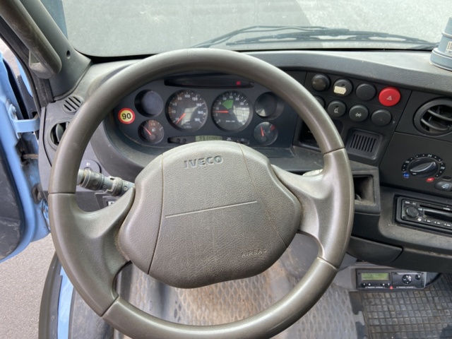 912548-75 Iveco Daily 3.0 HPT with crane and long bed -2006