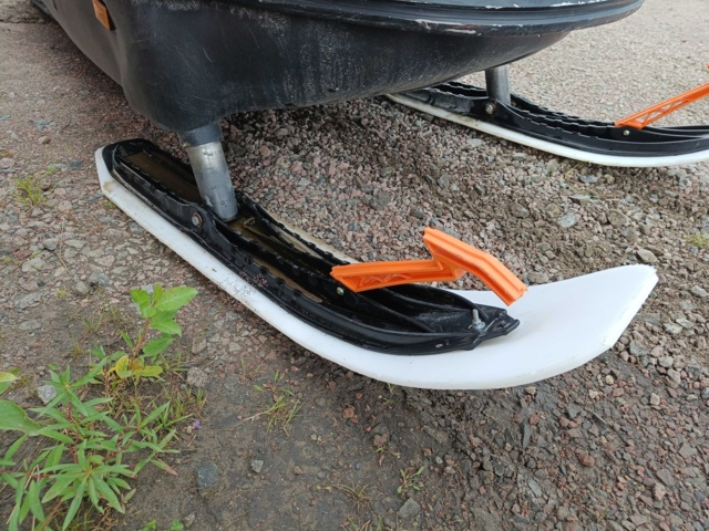 889221-8 Ski-Doo Skandic WT 500 -2002 Repair item