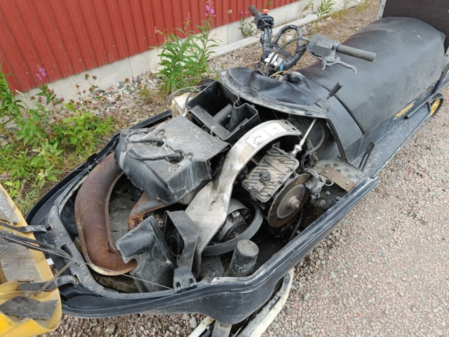 889221-47 Ski-Doo Skandic WT 500 -2002 Repair item