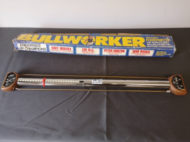 881793-9 Bull worker