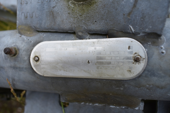 927353-17 Caravan Polar 530 - 1978