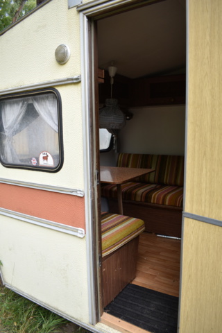927353-9 Caravan Polar 530 - 1978