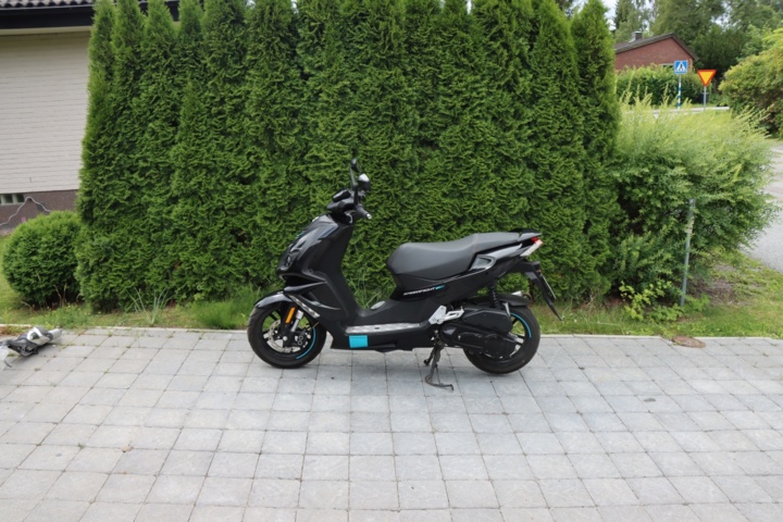 927491-9 Peugeot Speedfight 4 2016 Only 184 miles.