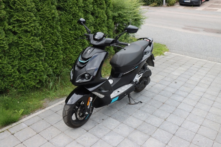 927491-3 Peugeot Speedfight 4 2016 Only 184 miles.