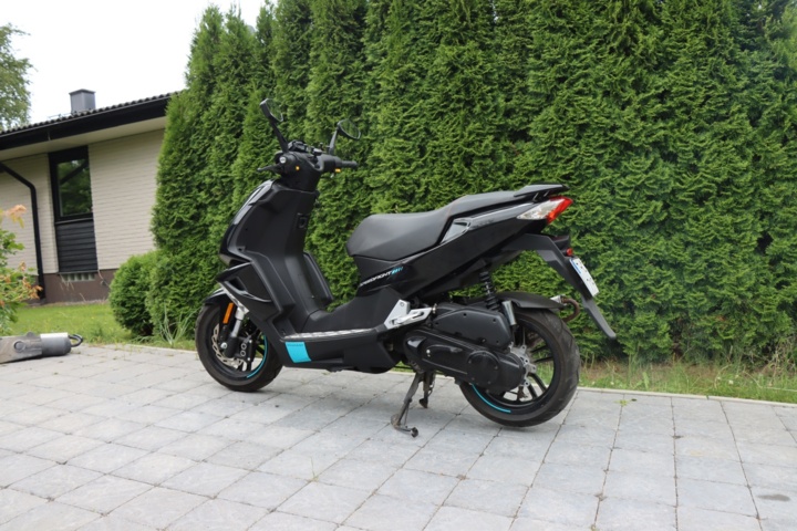 927491-17 Peugeot Speedfight 4 2016 Only 184 miles.