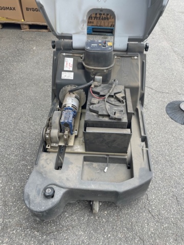 886211-8 Sweeping machine Nilfisk SW 850S B