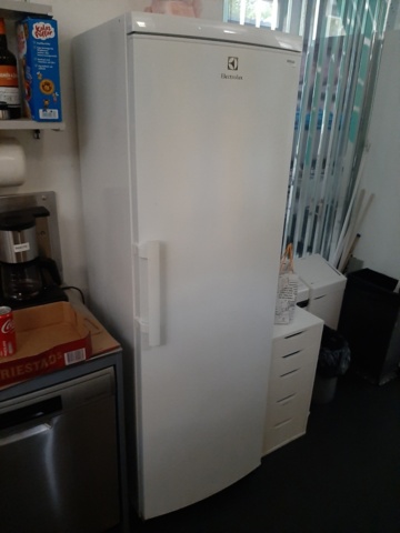 868569-1 Refrigerator - Electrolux, RF400