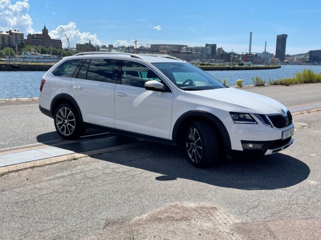 912559-3 Skoda Octavia Scout 2.0 TDI 4x4 DSG -2020