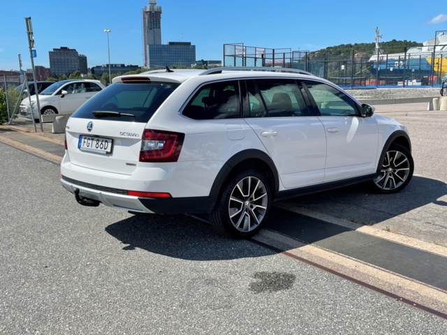 912559-5 Skoda Octavia Scout 2.0 TDI 4x4 DSG -2020