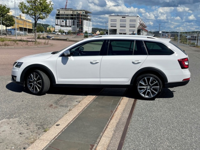 912559-8 Skoda Octavia Scout 2.0 TDI 4x4 DSG -2020