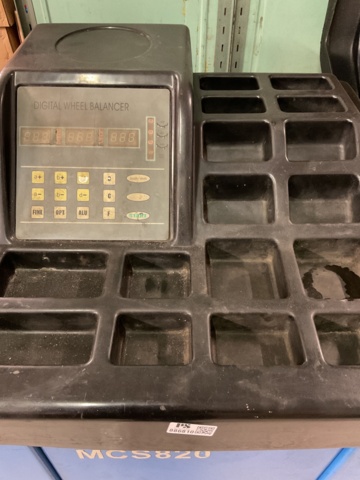 886810-3 Balancing machine MCS Tools