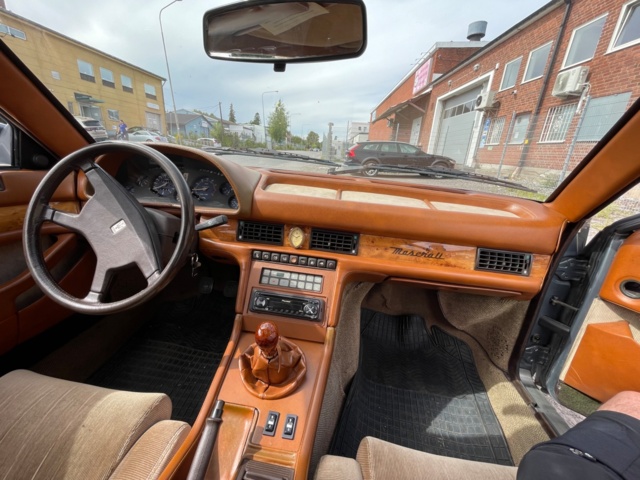 906868-23 Maserati 222 2.0 V6 Manual - 1988