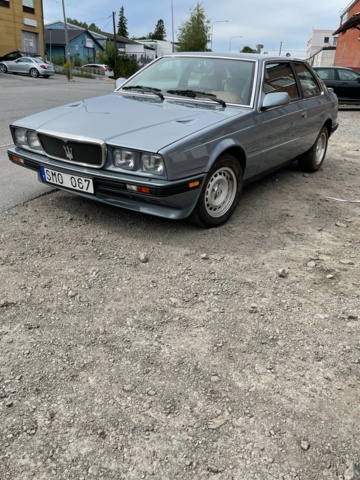 906868-17 Maserati 222 2.0 V6 Manual - 1988