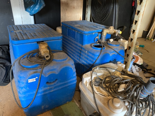 917301-1 Tankar Zenit Bluebox 250 l 2 st, Pumpautomat Robota, tankar 3 st