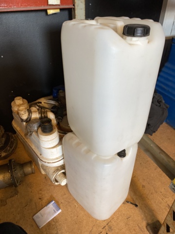 917301-13 Tankar Zenit Bluebox 250 l 2 st, Pumpautomat Robota, tankar 3 st