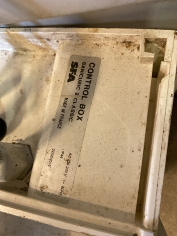 917301-16 Tankar Zenit Bluebox 250 l 2 st, Pumpautomat Robota, tankar 3 st