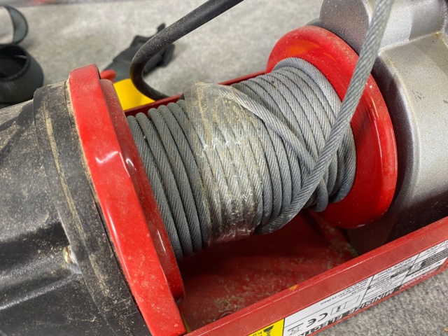 928095-3 Winch and fall harness