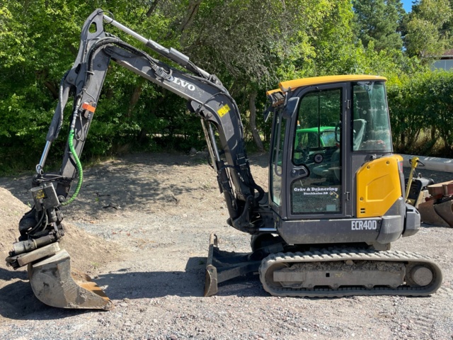 906871-10 Compact mini excavator Volvo ECR40D, 2017