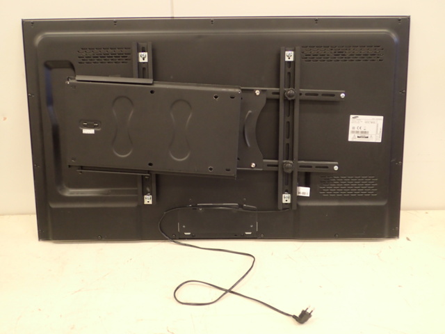 861845-6 TV Samsung 46 inches