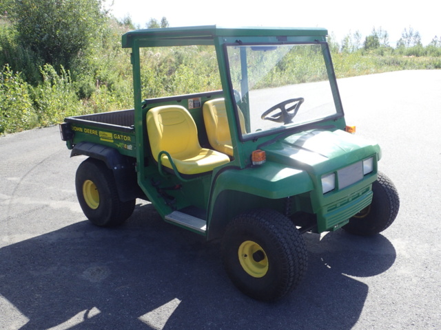 861848-3 John Deere Gator 4x2 2004