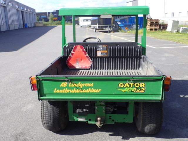 861848-6 John Deere Gator 4x2 2004