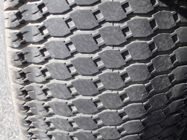 861848-14 John Deere Gator 4x2 2004