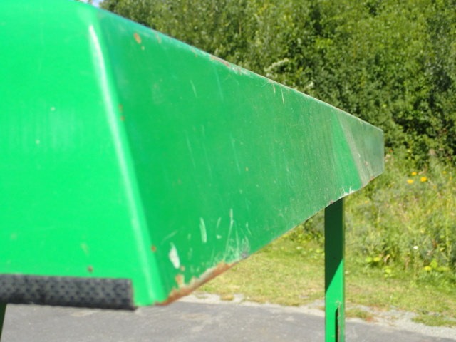 861848-17 John Deere Gator 4x2 2004