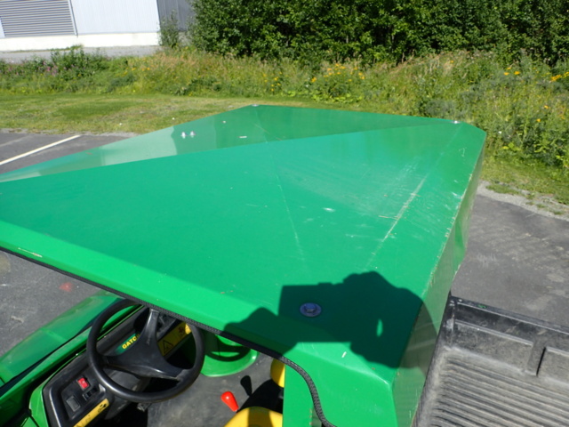 861848-18 John Deere Gator 4x2 2004