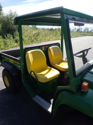 861848-33 John Deere Gator 4x2 2004