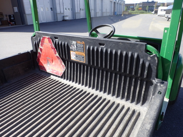 861848-38 John Deere Gator 4x2 2004