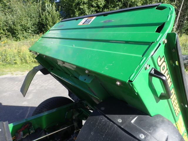 861848-50 John Deere Gator 4x2 2004