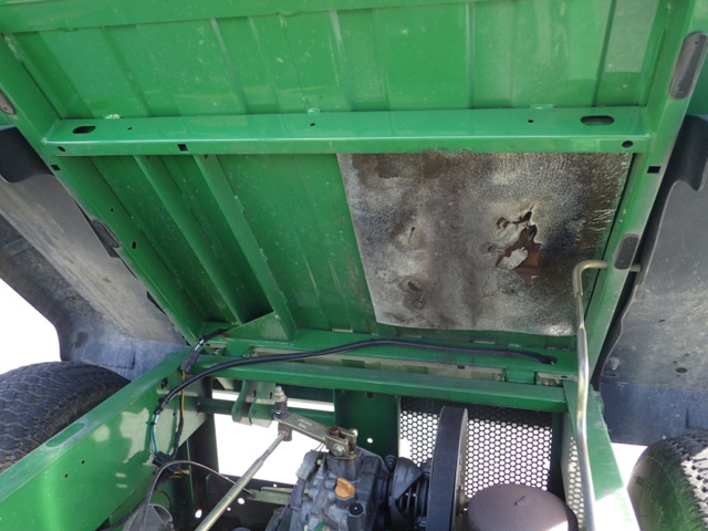 861848-60 John Deere Gator 4x2 2004