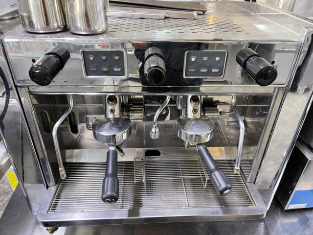 423039-2 Newly serviced Brasilia espresso machine 2 groups