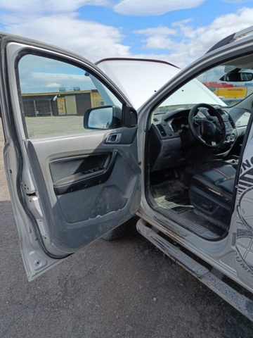 889309-82 Ford Ranger Double Cab 3.2 TDCi 4x4 -2014