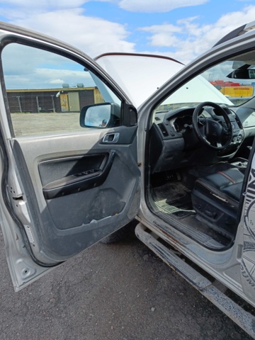 889309-83 Ford Ranger Double Cab 3.2 TDCi 4x4 -2014