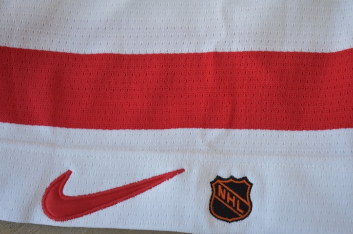 930351-5 Niklas Lidström's signed ALL-star jersey from 1999