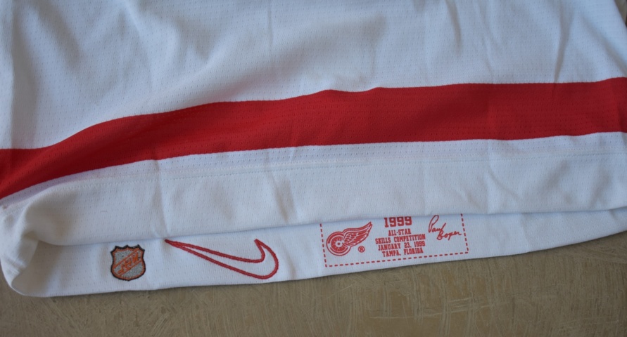 930351-9 Niklas Lidström's signed ALL-star jersey from 1999